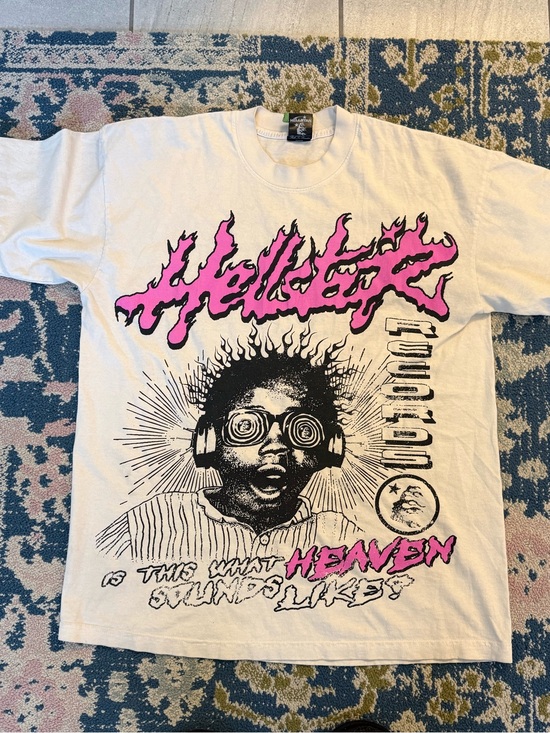 Hellstar Other - Hellstar Records Cream Short-Sleeve Graphic Tee with Pink Accents